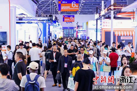 全球数贸会“丝路电商”展区。主办方供图